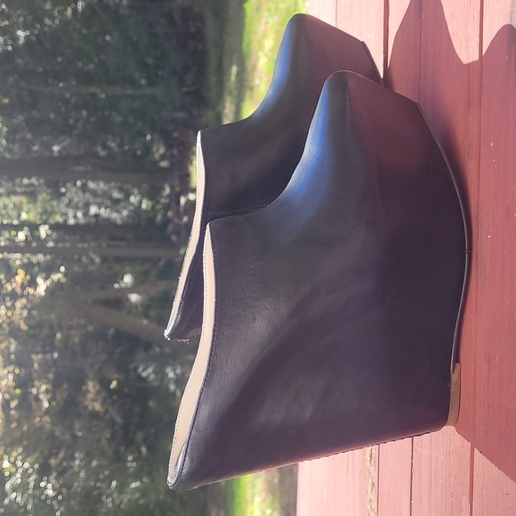 Jeffrey Campbell Shoes - Jeffrey Campbell Zag platform wedge clogs